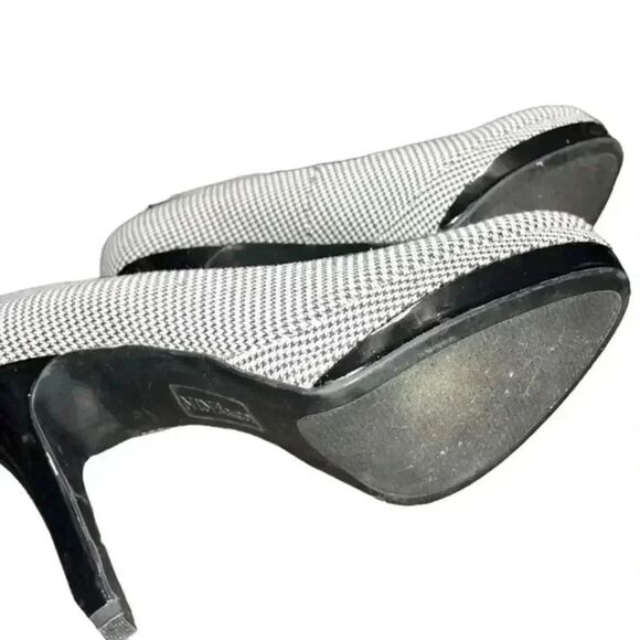 NINE & co. beautiful black & white pumps. - Picture 5 of 8